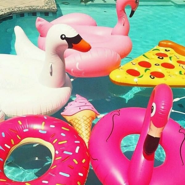 gonfiabili-da-spiaggia-unicorno-fenicottero-piscina-valentina-coco-summer-2016-fashion-blogger