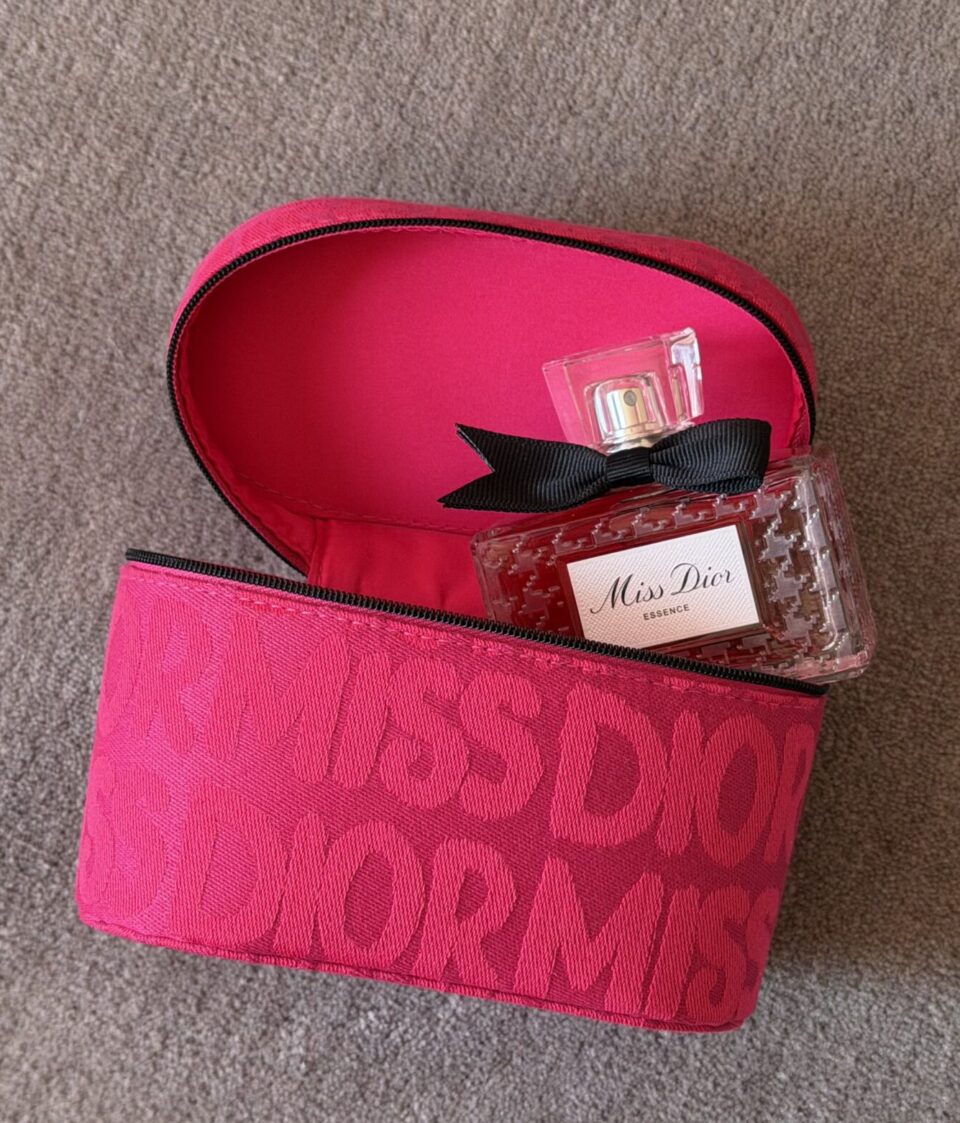 Miss Dior Essence 2025: la nuova fragranza che celebra la femminilità audace